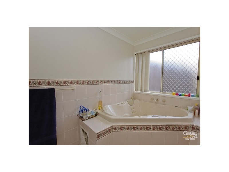 115 Andrew Road, Valentine NSW 2280