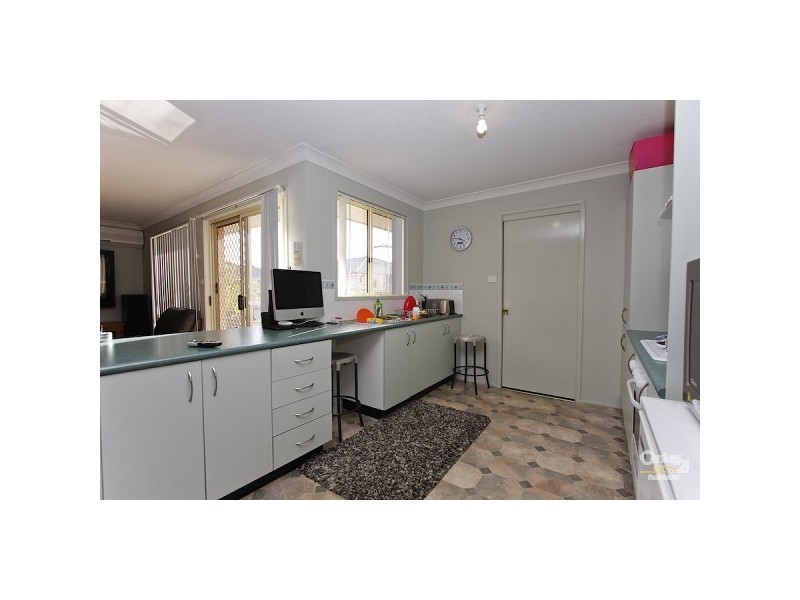 4 Karong Avenue, Maryland NSW 2287