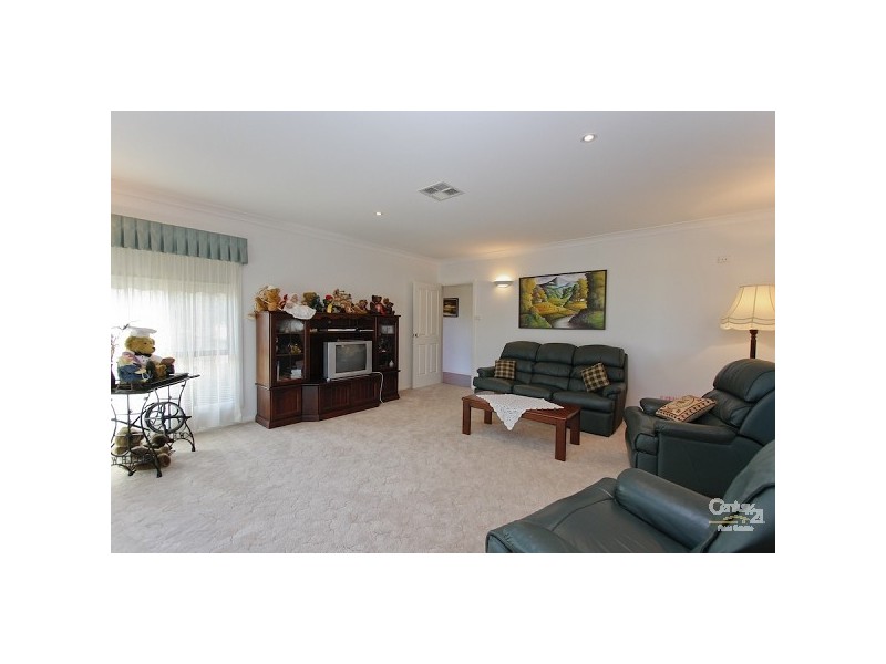 22 Kerrigan Close, Eleebana NSW 2282
