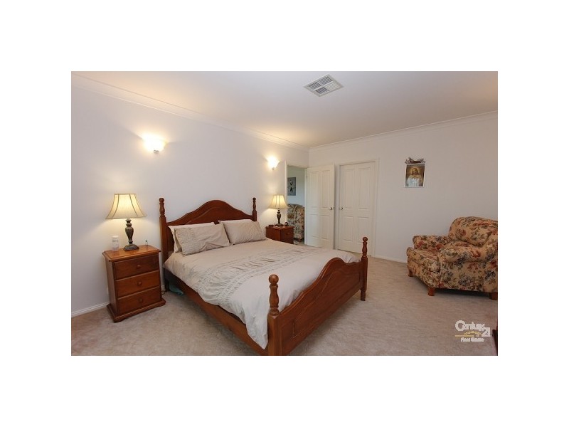 22 Kerrigan Close, Eleebana NSW 2282
