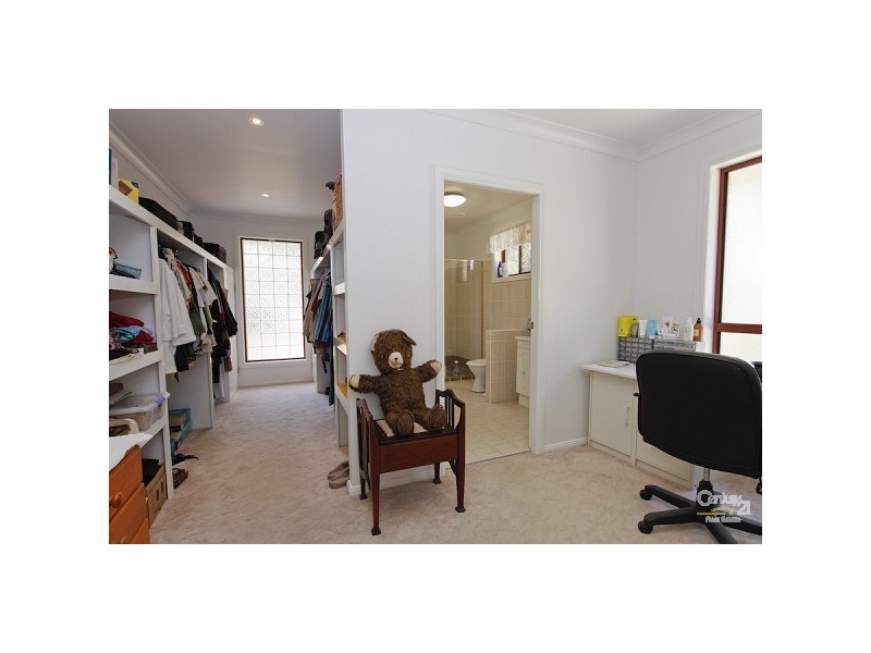 22 Kerrigan Close, Eleebana NSW 2282