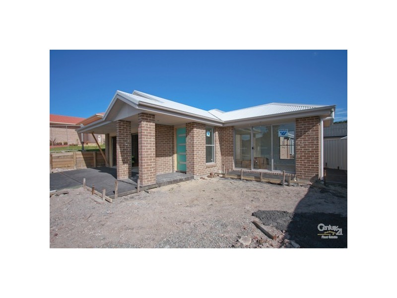 61 Dalmeny Drive, Macquarie Hills NSW 2285
