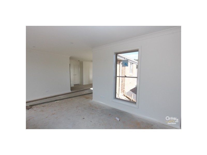 61 Dalmeny Drive, Macquarie Hills NSW 2285