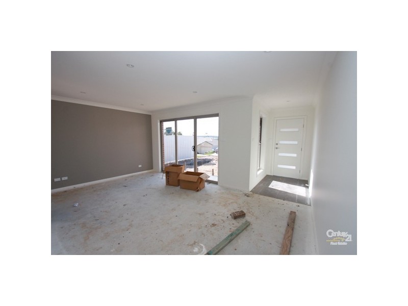 61 Dalmeny Drive, Macquarie Hills NSW 2285