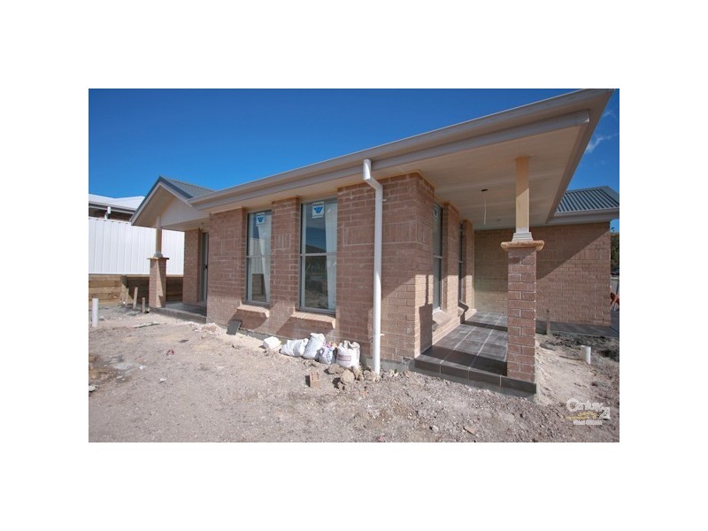 61A Dalmeny Drive, Macquarie Hills NSW 2285