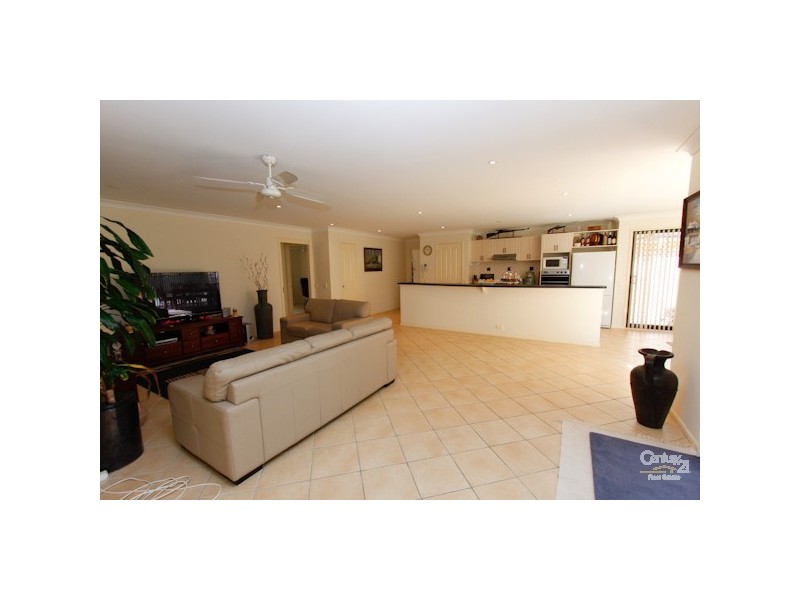 17 Halyard Way, Belmont NSW 2280