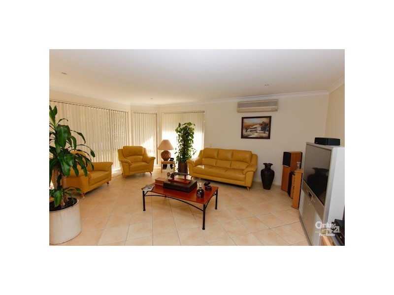 17 Halyard Way, Belmont NSW 2280