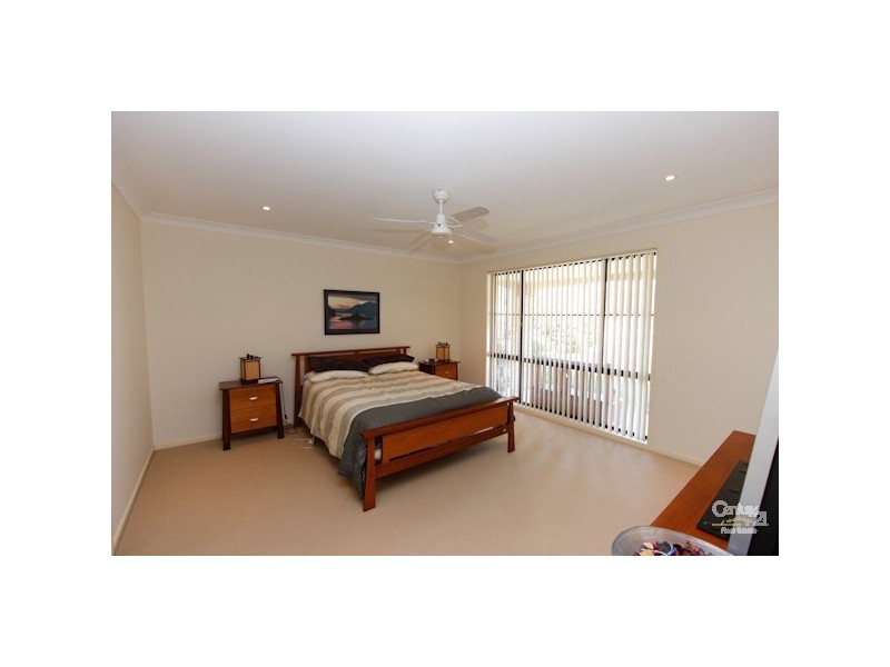 17 Halyard Way, Belmont NSW 2280