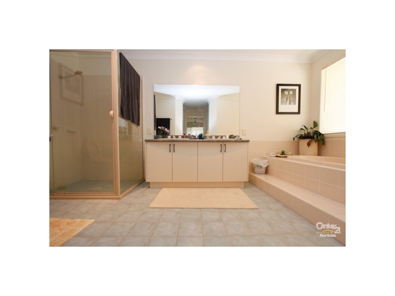 17 Halyard Way, Belmont NSW 2280