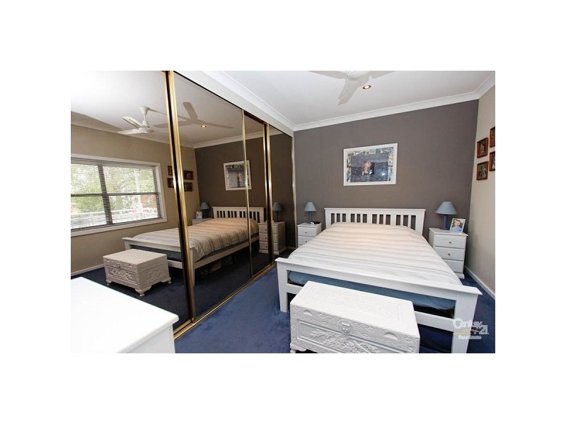 16 Jones Avenue, Warners Bay NSW 2282