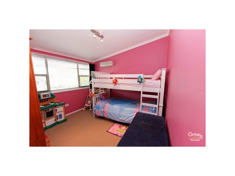 16 Jones Avenue, Warners Bay NSW 2282