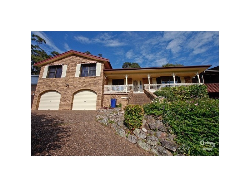 6 Leasingham Close, Eleebana NSW 2282