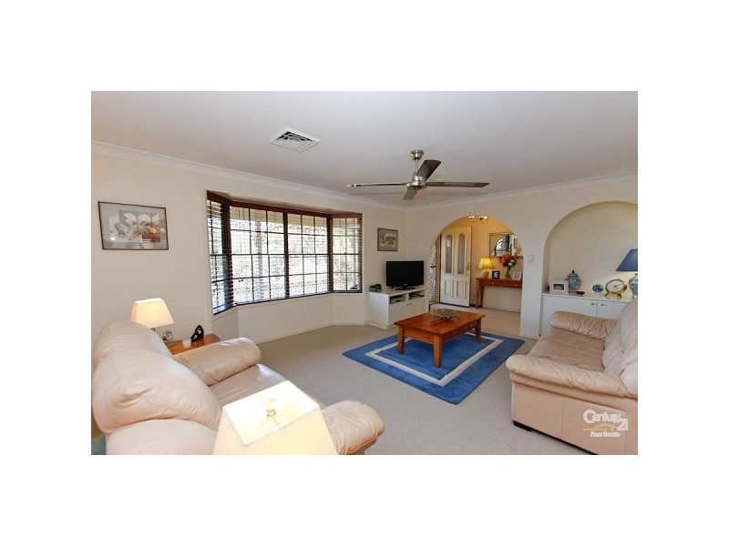 6 Leasingham Close, Eleebana NSW 2282