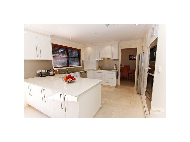 6 Leasingham Close, Eleebana NSW 2282