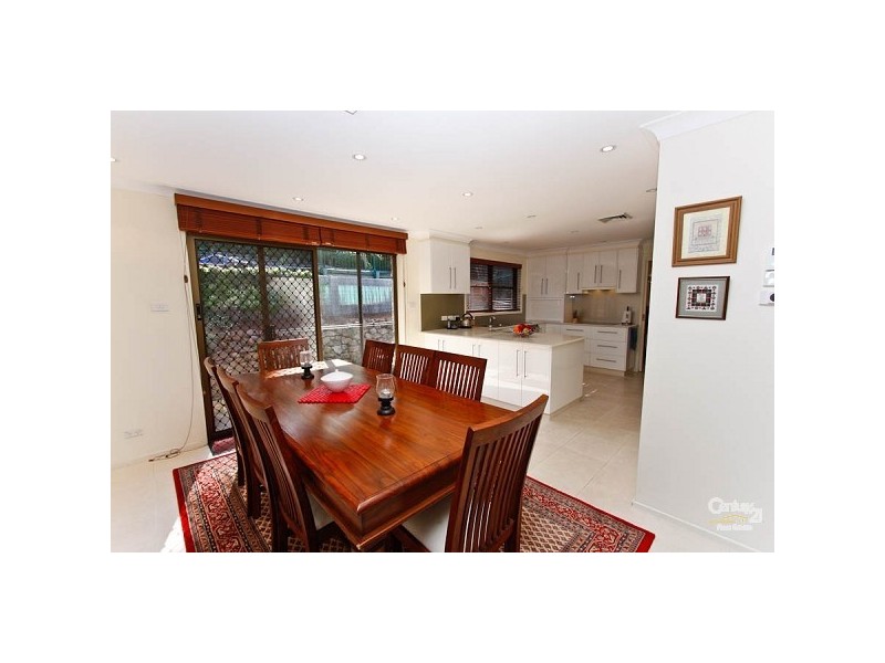 6 Leasingham Close, Eleebana NSW 2282
