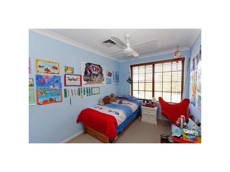 6 Leasingham Close, Eleebana NSW 2282