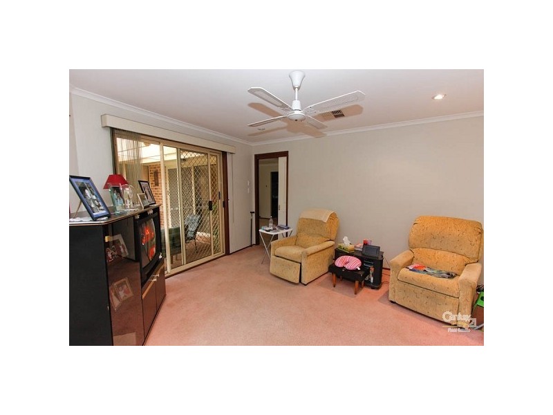 3B Excalibur Parade, Valentine NSW 2280