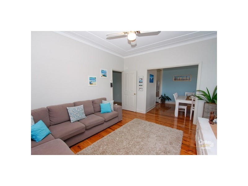1 Redrose Avenue, Belmont NSW 2280