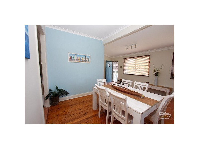 1 Redrose Avenue, Belmont NSW 2280