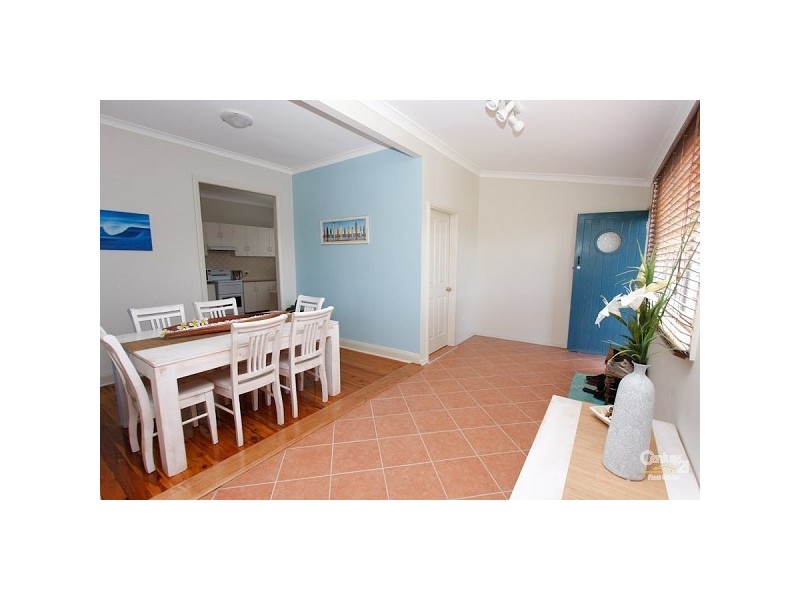 1 Redrose Avenue, Belmont NSW 2280