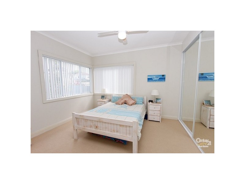 1 Redrose Avenue, Belmont NSW 2280