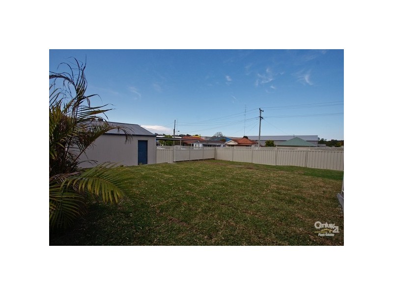 1 Redrose Avenue, Belmont NSW 2280