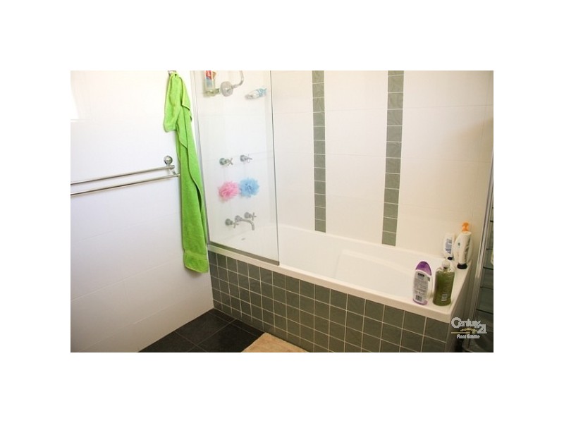 2 Jean Street, Belmont NSW 2280