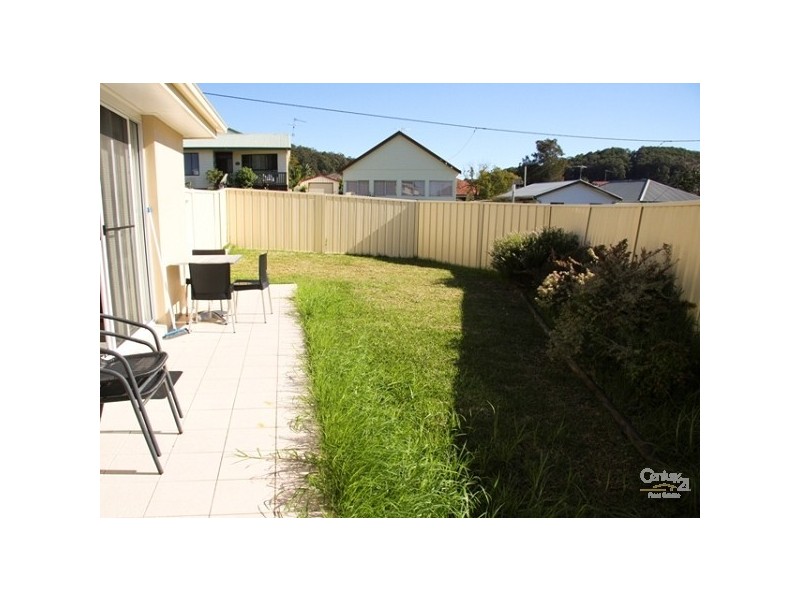 2 Jean Street, Belmont NSW 2280