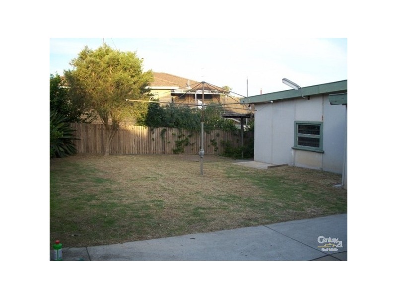 6 Hall Street, Belmont NSW 2280