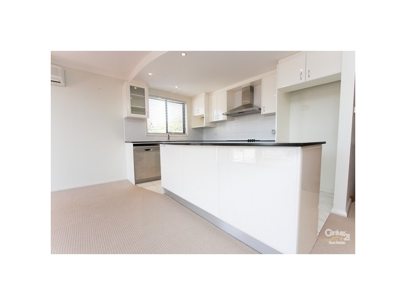 2/52A Allambee Place, Valentine NSW 2280