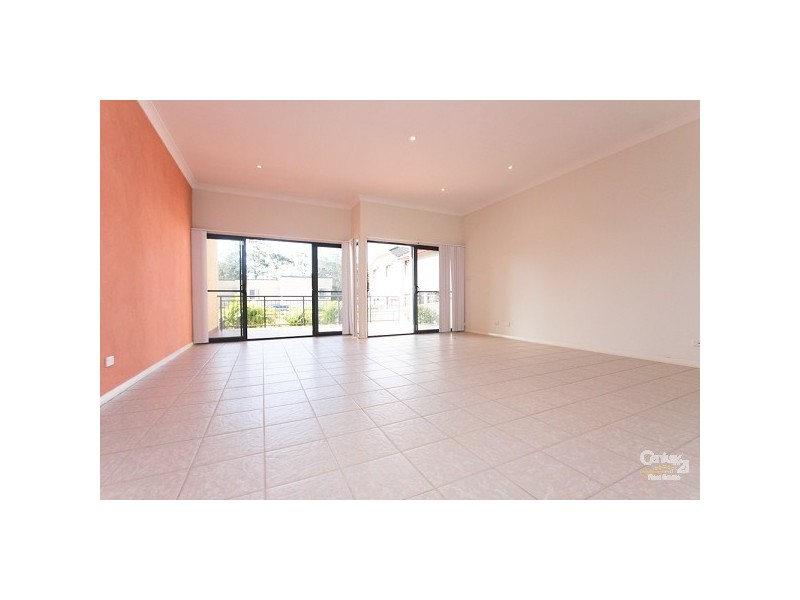 2/52A Allambee Place, Valentine NSW 2280