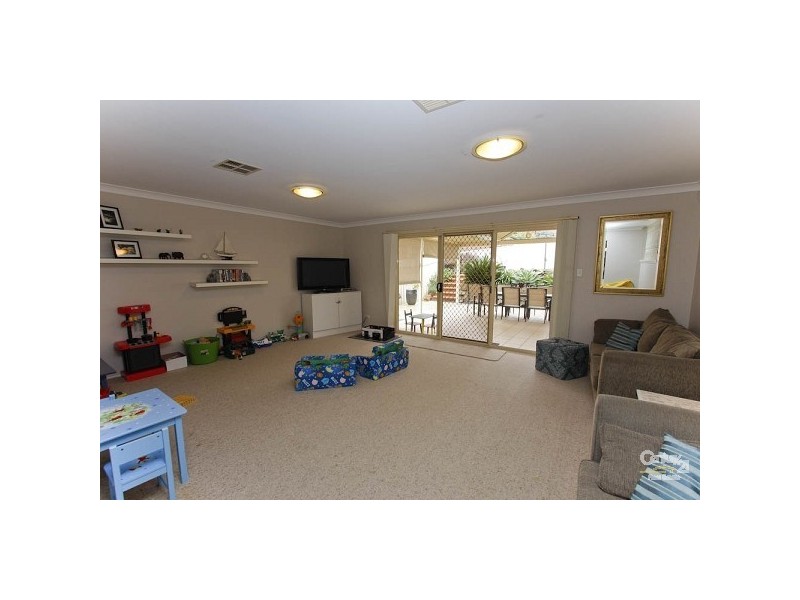 3 Bridgewater Close, Eleebana NSW 2282