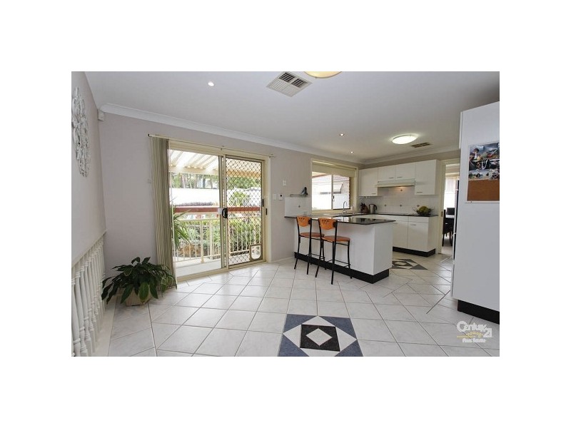 3 Bridgewater Close, Eleebana NSW 2282