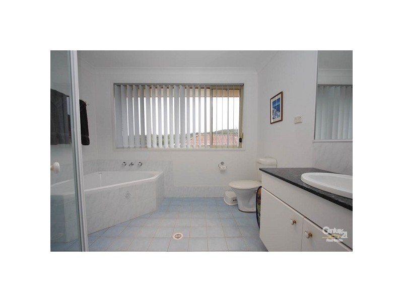 3 Bridgewater Close, Eleebana NSW 2282