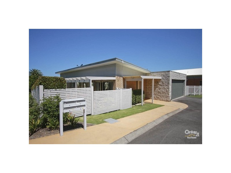 18 Phoenix Drive, Warners Bay NSW 2282