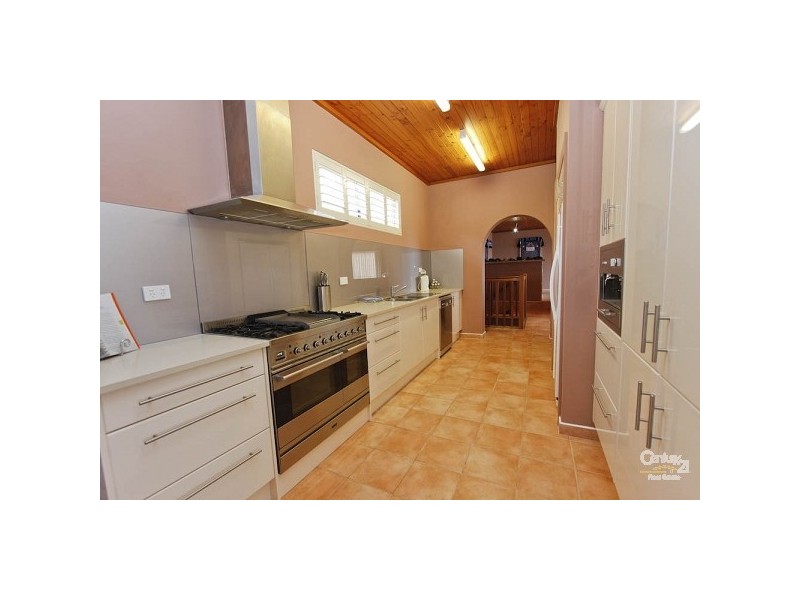 10 Barralong Street, Belmont North NSW 2280