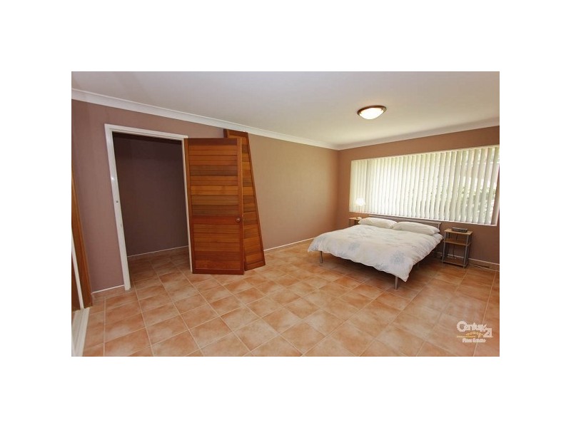 10 Barralong Street, Belmont North NSW 2280