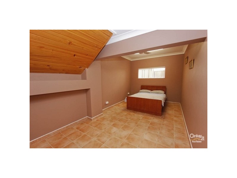 10 Barralong Street, Belmont North NSW 2280