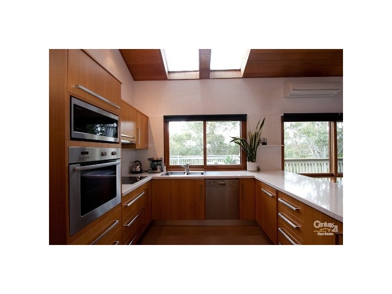8 Robertson Road, Valentine NSW 2280