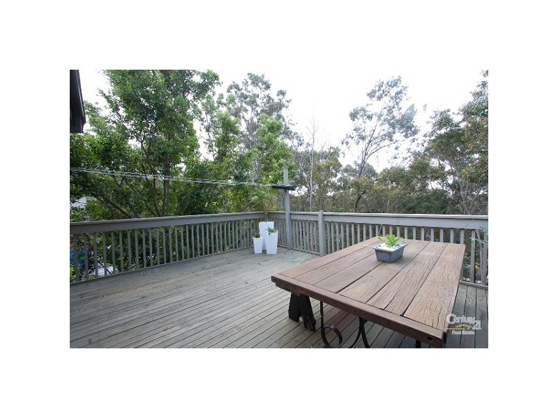 8 Robertson Road, Valentine NSW 2280