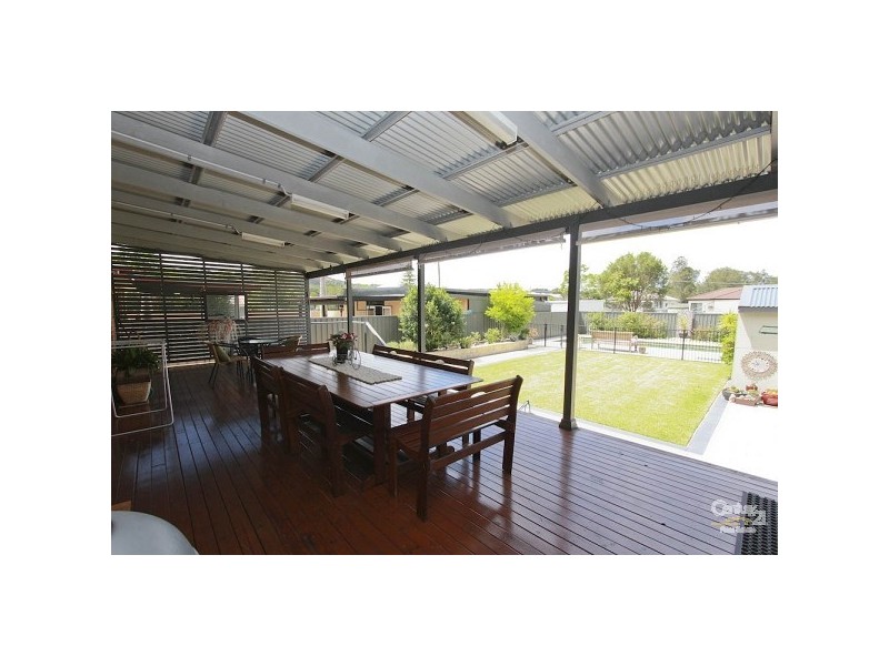 4 Charles Street, Warners Bay NSW 2282