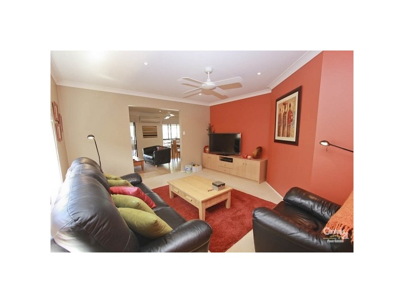 4 Charles Street, Warners Bay NSW 2282