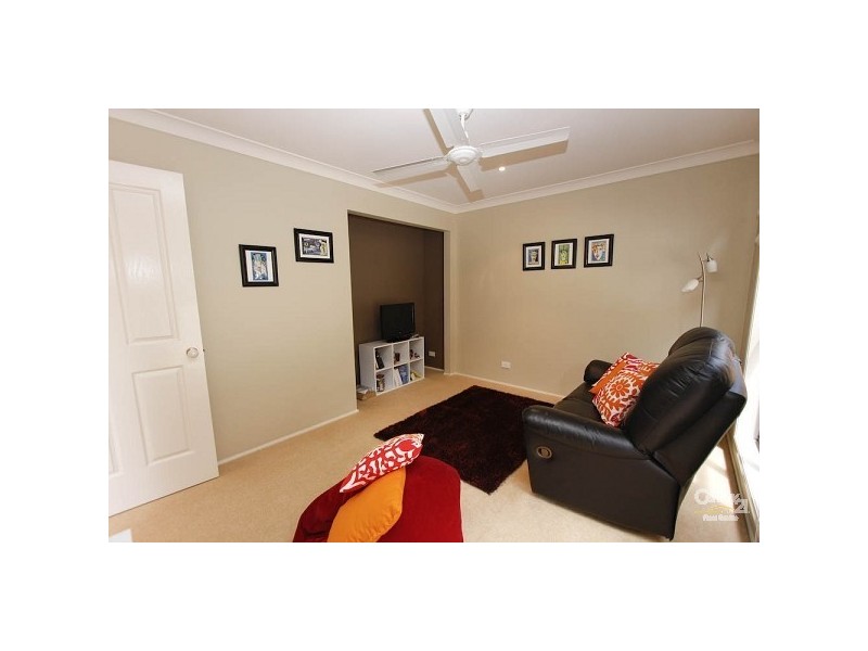 4 Charles Street, Warners Bay NSW 2282