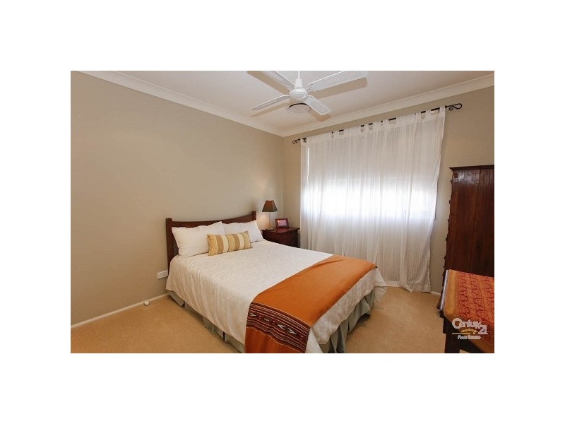 4 Charles Street, Warners Bay NSW 2282