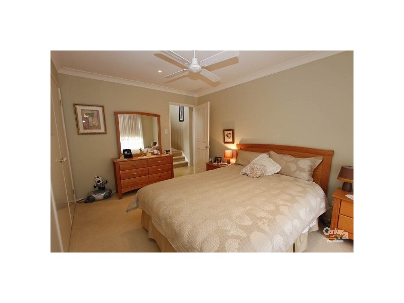 4 Charles Street, Warners Bay NSW 2282