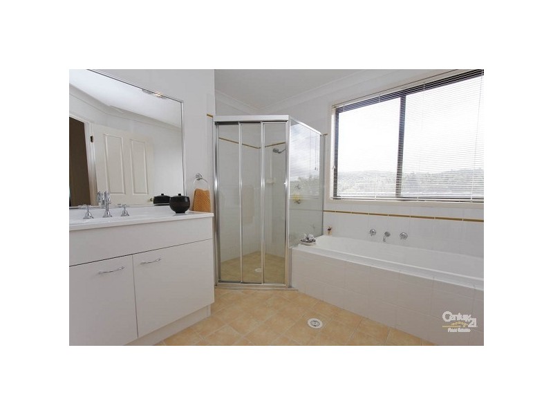 4 Charles Street, Warners Bay NSW 2282