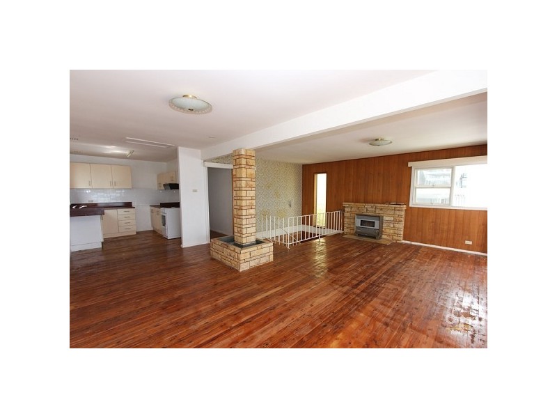 93 Dilkera Avenue, Valentine NSW 2280