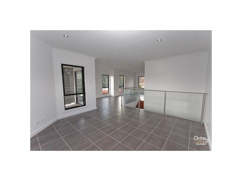 2/43 Jones Avenue, Warners Bay NSW 2282