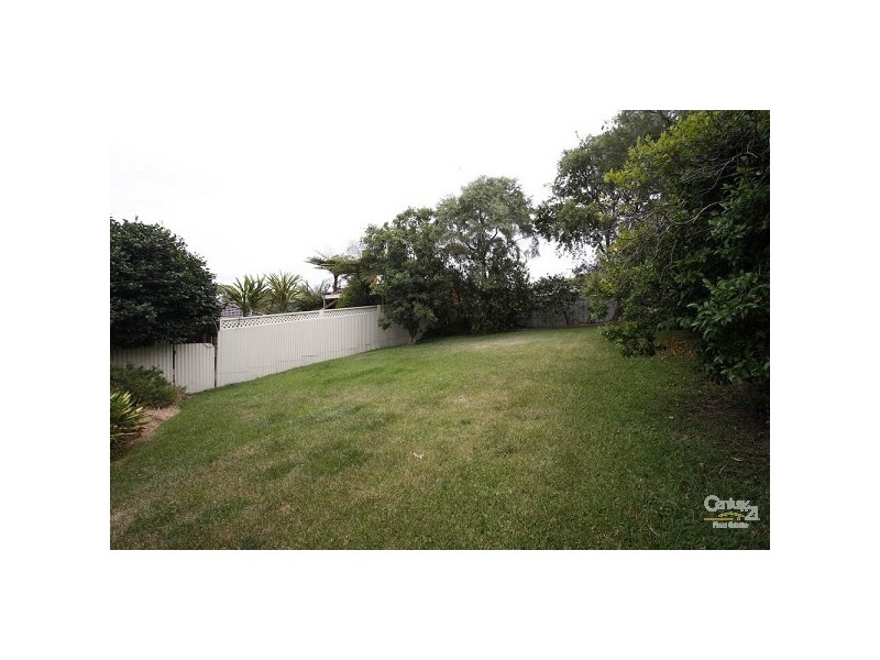 9 Kananook Crescent, Belmont North NSW 2280