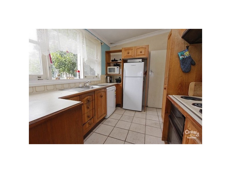 9 Kananook Crescent, Belmont North NSW 2280